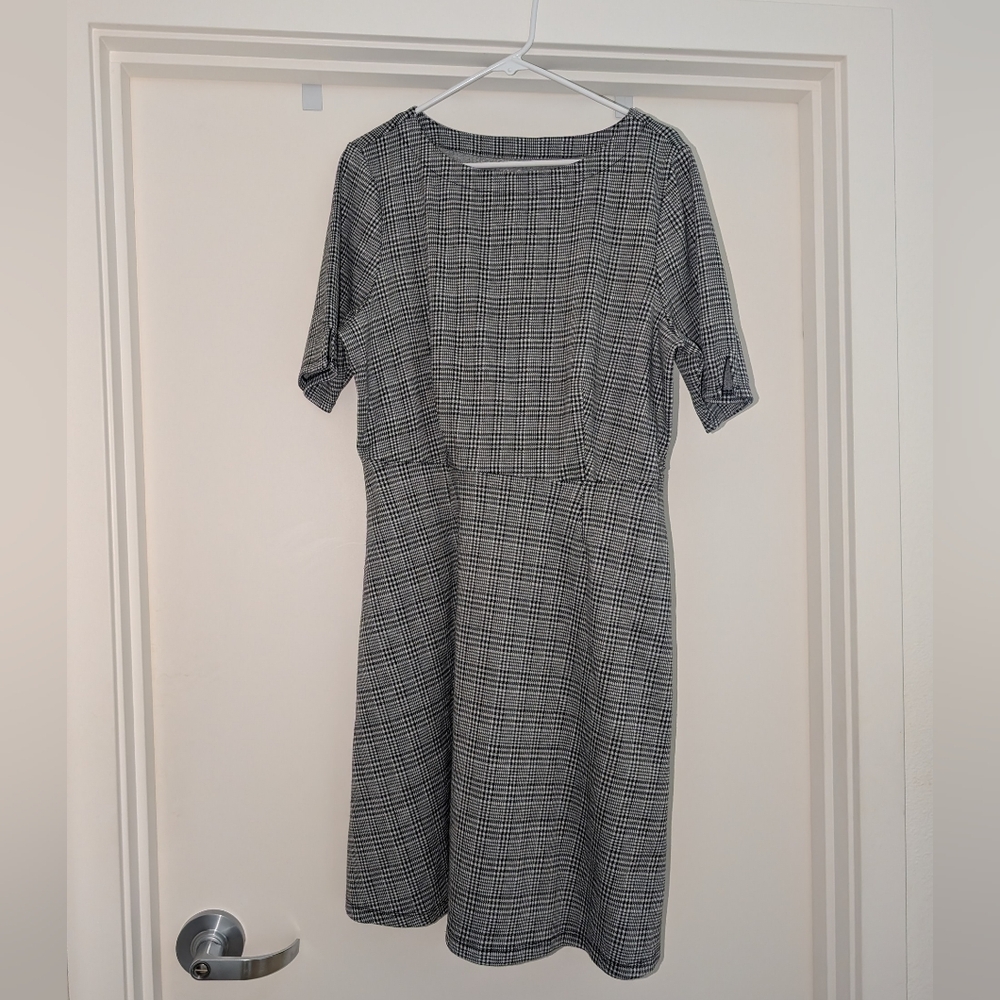 Black And White Houndstooth Check Patterned Dress